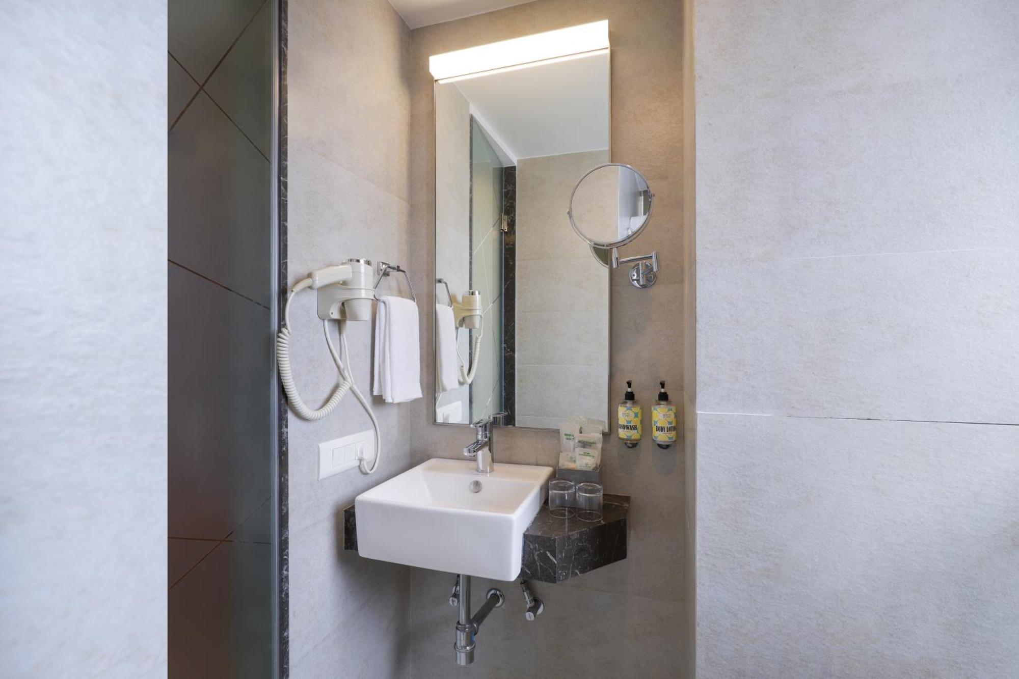 Lemon Tree Hotel, Kalina Bkc, Bombay Extérieur photo